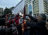 مظاهرة أمام سفارة قطر للمطالبة بطرد السفير وقطع العلاقات احتجاجاً على مساندتها للإرهابيين