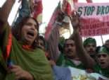 محكمة باكستانية تأمر بالقبض على رجل دين متشدد بتهمة تهديد متظاهرين