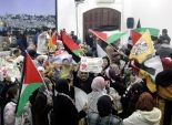 نشطاء فلسطينيون يحاولون إغلاق مقر منظمة التحرير لإنقاذ سكان 