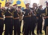  فرق موسيقية عسكرية تعزف الأغاني الوطنية في شوارع الإسماعيلية 