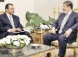 مرسي يصدر قرارا باعتبار قنديل الوزير المختص بالرقابة المالية والبورصة