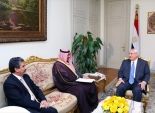  منصور يلتقي نائب رئيس مجلس وزراء الكويت 