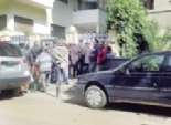 مصريون على باب السفارة الليبية يبحثون عن تأشيرة.. «هى موتة ولا أكتر»