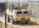 سيناء: الجيش يقبض على 3 عناصر تكفيرية وإصابة مجند برصاص مهربين جنوب رفح