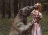 بالصور| مصورة روسية تحول الحيوانات الخطرة إلى ممثلين