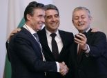  وزير خارجية بلغاريا يلتقط صورة 
