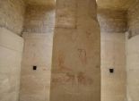 «الوطن» تكشف بالصور: المرممون يدمرون مقبرة فى منطقة الهرم الأثرية 