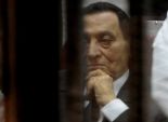 «مبارك» يسترد «البدلة الزرقاء».. والتقارير الطبية تحسم عودته إلى «طرة»