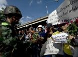 نشطاء تايلانديون يعتزمون تحدي حظر التظاهر
