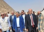 وزيرا السياحة والآثار ومحافظ الجيزة يبحثون تطوير منطقة الأهرامات