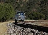  بالصور| اختراع أول سيارة تسير على قضبان السكك الحديدية بالمكسيك