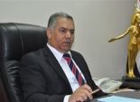 وزير الأثار يغادر القاهرة متجها إلى دبي