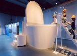 بالصور| متحف طوكيو يتيح لزواره تجربة دورة الفضلات داخل المرحاض