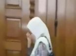 بالفيديو| زوجة هشام قنديل تبكي بعد قرار محكمة النقض ببراءته