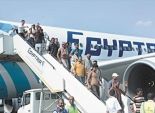استمرار الجسر الجوي لعودة المصريين من ليبيا.. و9858  يصلون مطار القاهرة