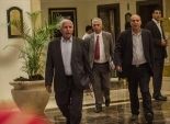 فتح وحماس تحاولان إنقاذ حكومة الوفاق الوطني في القاهرة