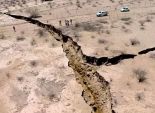  بالفيديو| شق أرضي كبير بعمق 8 أمتار في شمال المكسيك 
