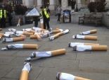 بالصور| أعقاب السجائر الضخمة تملأ طرقات وشوارع لندن