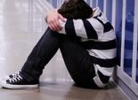 دراسة: سجن أحد الوالدين يؤثر على الطفل أكثر من موتهما أو انفصالهما