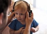 دراسة: صوت الأم والموسيقى يؤثر إيجابيا على الأطفال في العناية المركزة