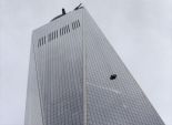 بالصور| إنقاذ عاملين علقا بالطابق الـ69 في مركز التجارة العالمي