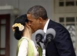 بالصور| عناق وقبلات بين أوباما وزعيمة المعارضة في ميانمار