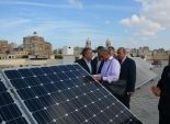 محافظ اﻹسكندرية يزور مشاريع خلايا الطاقة الشمسية بالمدراس