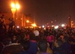 بالصور| متظاهرو التحرير يستعدون لمواجهة الشرطة بعد شائعة فض التظاهرة