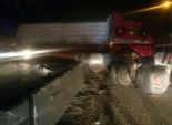 عاجل بالصور| حادث تصادم مروع بين سيارتي نقل على طريق القاهرة - السويس