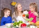 ٦ نصائح ترغب ابنك في الطعام الصحي