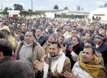 المئات من عمال القابضة لمياه الشرب ببورسعيد يطالبون بإقالة رئيس القطاع