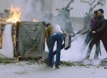 مسيرة إخوانية تحرق سيارة سائق حاول منعهم من المرور في بني سويف