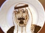حزنا على وفاة الملك عبدالله.. سعودي يرسم صورة له باستخدام القهوة