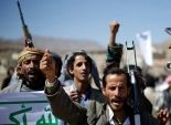 مظاهرات مؤيدة ومناهضة للإعلان الدستوري.. وزعيم الحوثيين يتوعد