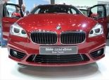 BMW تكشف عن سيارتين جديدتين وتطبيق جديد للأطفال خلال معرض جنيف