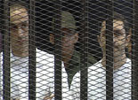 مبارك يطلب نقل علاء إلى سجن المزرعة ليكون إلى جواره بعد تدهور حالته الصحية