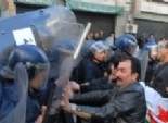  الشرطة الجزائرية تقمع تظاهرة عمالية أمام البرلمان 