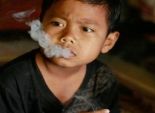 طفل عمره 7 سنوات يدخن 16 سيجارة يوميا