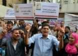  مظاهرة للمعلمين المتعاقدين أمام ديوان محافظة أسيوط للمطالبة بالثبيت