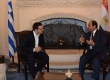 السيسي يطلب من رئيس وزراء اليونان مستحقات العامليين المصريين التأمينية