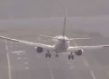 بالفيديو| الرياح القوية تمنع الطائرات من الهبوط بمطار ماديرا البرتغالي