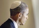 أوباما يرتدى قبعة المتدينين الإسرائيليين فى معبد 