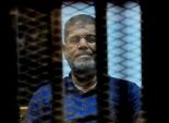 إيداع مرسي وقيادات الإخوان في قفص الاتهام تمهيدا لبدء جلسة المحاكمة