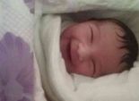 طفل سوري يولد مبتسما بعد وفاة والدته