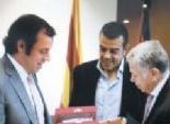 رئيس إسبانيول يدعو حمدي ومرتجى والإعلاميين لمأدبة غداء