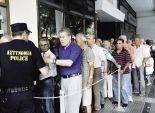 الحكومة اليونانية تقرر تمديد إغلاق المصارف