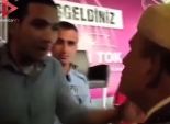 بالفيديو| إخوان يعتدون على الشيخ أحمد نعينع في تركيا لدعائه للسيسي