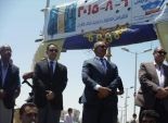 محافظ البحر الأحمر يشارك السائحين احتفالات افتتاح القناة