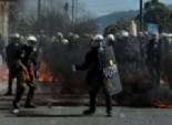 بالصور| شرطة مكافحة الشغب اليونانية تشتبك مع متظاهرين في أثينا 