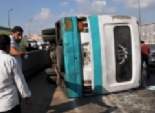 مصرع وإصابة 12 في حادث انقلاب سيارة أجرة بطريق أسيوط الغربي بالفيوم